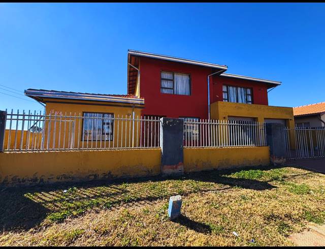 4 BEDROOM HOUSE FOR SALE IN GOLDEN GARDENS